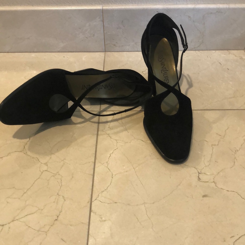 S 7 M Yves Saint Laurent Ladies Closed Black Wedge